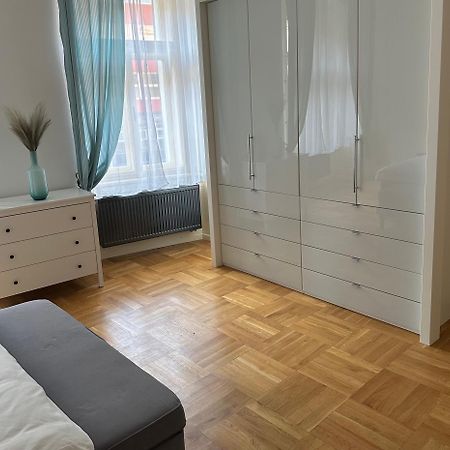 Byt Ve Meste Praha 2 エクステリア 写真
